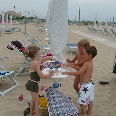 Albatros Otel 3*